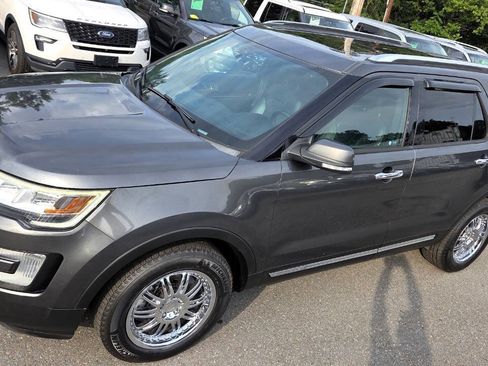 Used 2017 Ford Explorer Limited AWD/4WD image 5