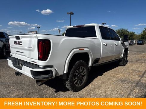 Used 2022 GMC Sierra 2500 AT4 AWD/4WD image 2