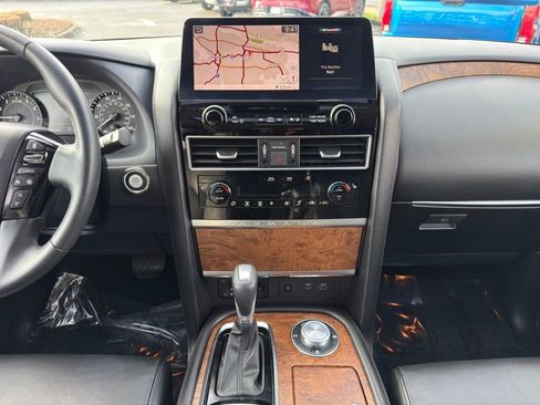 Used 2024 Nissan Armada SL w/ Captain's Chairs Package image 21