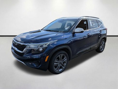 Used 2023 Kia Seltos S w/ Navigation Package FWD image 8