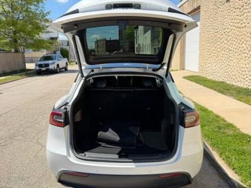 Used 2022 Tesla Model Y Performance AWD/4WD image 12