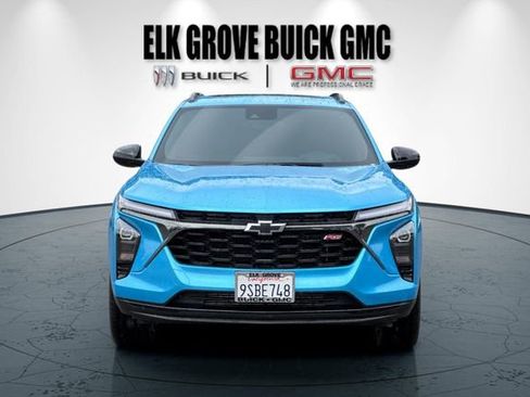 Used 2025 Chevrolet Trax RS w/ Sunroof Package FWD image 9
