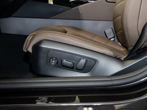 New 2026 BMW 530i xDrive w/ M Sport Package image 15