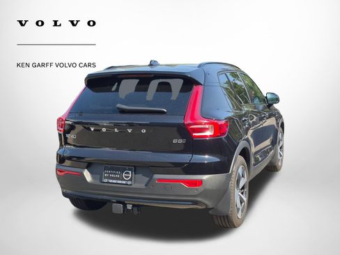 Used 2023 Volvo XC40 B5 Ultimate w/ Climate Package AWD/4WD image 3