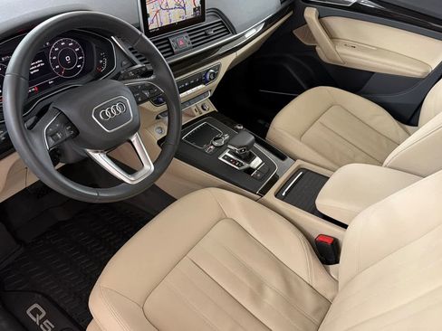 Used 2019 Audi Q5 Prestige w/ Prestige Package image 11