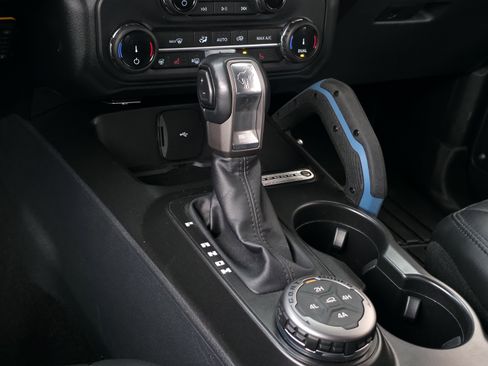 Used 2022 Ford Bronco Wildtrak image 36