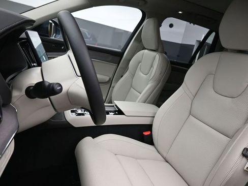 New 2026 Volvo XC90 T8 Ultra w/ Protection Package Premier AWD/4WD image 9