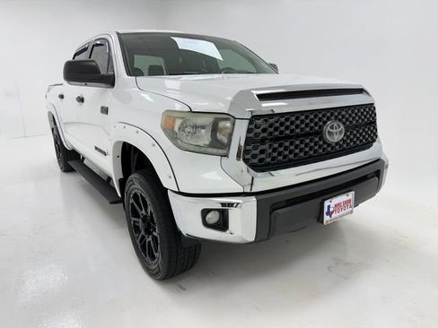 Used 2020 Toyota Tundra SR5 w/ SR5 Leather Package RWD image 2