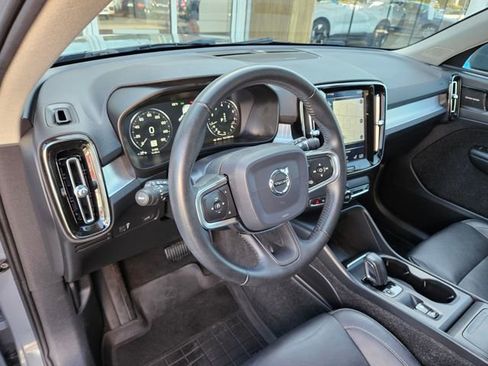 Used 2020 Volvo XC40 T5 Momentum AWD/4WD image 13