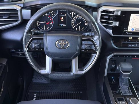 Used 2022 Toyota Tundra SR5 w/ SR5 Convenience Package AWD/4WD image 16