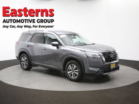 Used 2022 Nissan Pathfinder SL AWD/4WD image 49