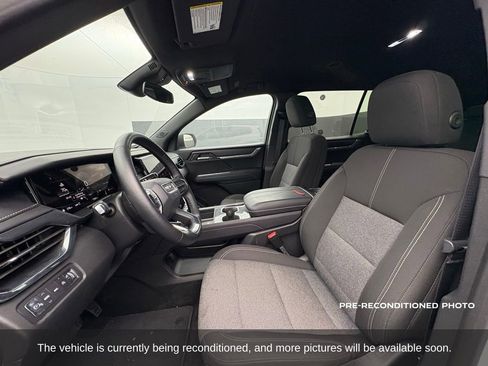 Used 2025 GMC Acadia Elevation image 15