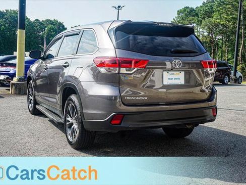 Used 2019 Toyota Highlander LE FWD image 13