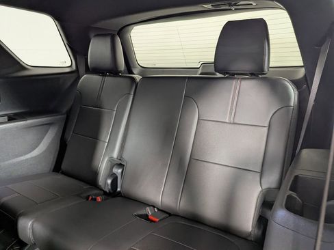 Used 2023 Chevrolet Traverse RS image 24