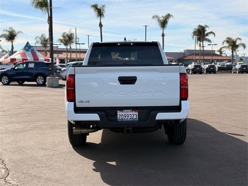 Used 2025 Toyota Tacoma SR5 image 7