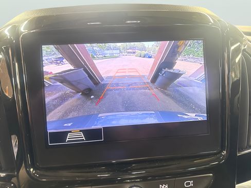 Used 2021 Chevrolet Traverse LT AWD/4WD image 27