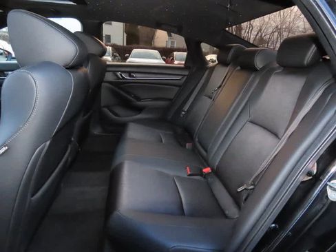 Used 2019 Honda Accord Sport image 14