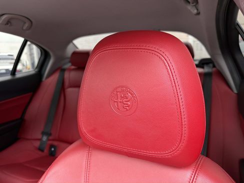 Used 2020 Alfa Romeo Giulia Ti AWD/4WD image 17