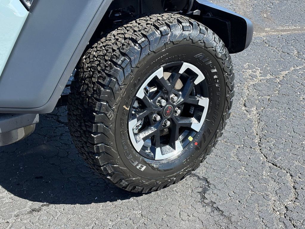 New 2026 Jeep Wrangler Unlimited Rubicon w/ Safety Group AWD/4WD image 9