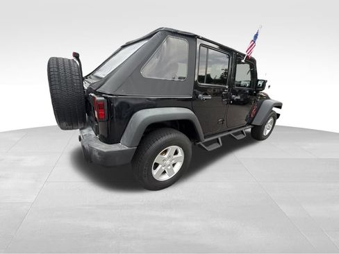 Used 2014 Jeep Wrangler Unlimited Rubicon w/ Connectivity Group AWD/4WD image 5