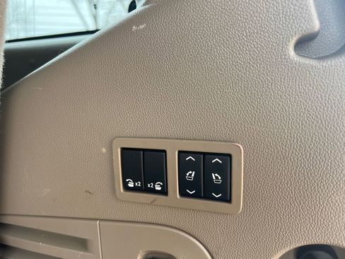 Used 2017 Chevrolet Tahoe Premier AWD/4WD image 17