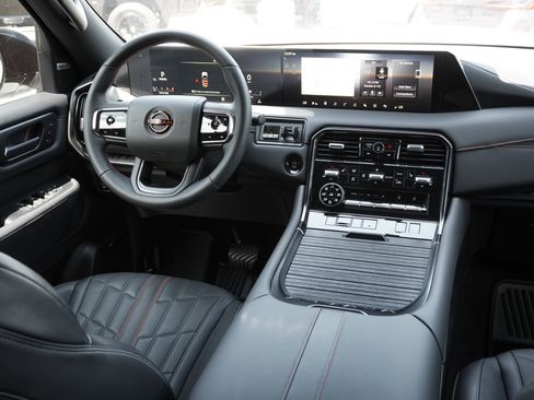 Used 2025 Nissan Armada PRO-4X AWD/4WD image 28
