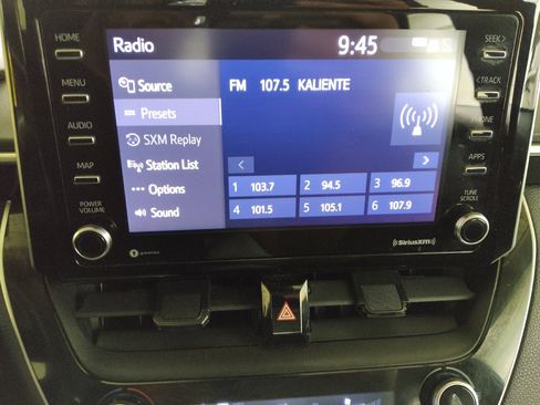 Used 2021 Toyota Corolla LE FWD image 25