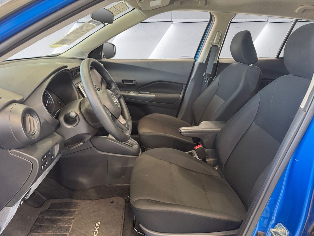 Used 2025 Nissan Kicks Play S FWD image 7