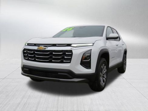 New 2026 Chevrolet Equinox LT w/ Convenience Package II image 7