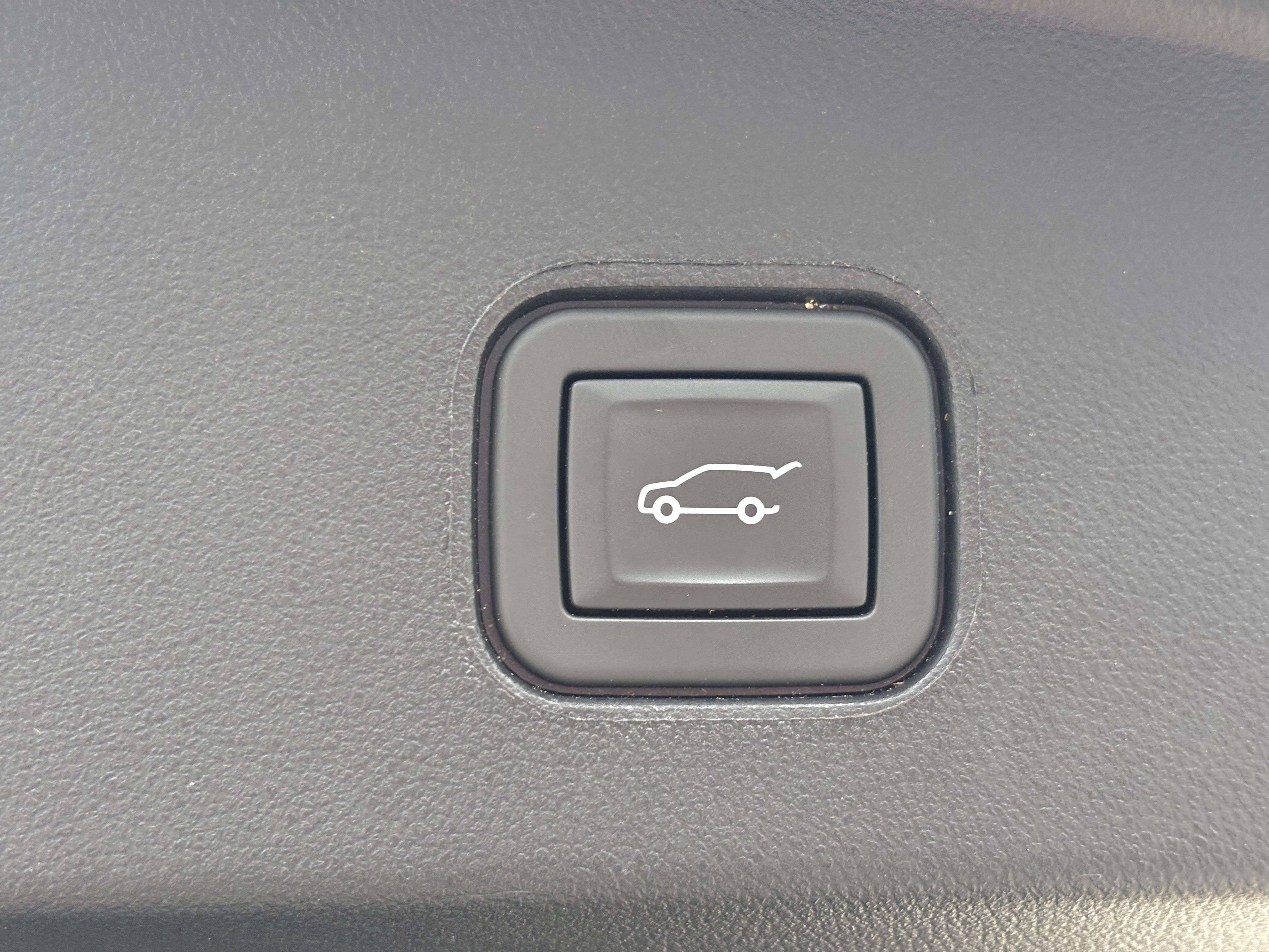 Certified 2024 Cadillac Lyriq Tech AWD/4WD image 10