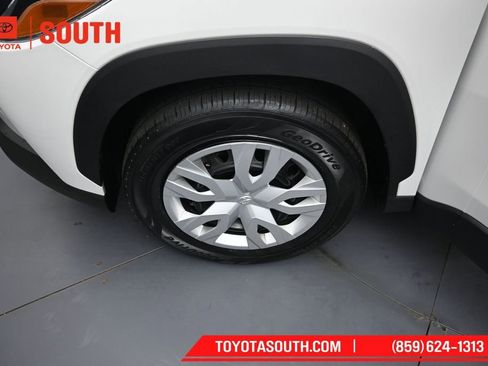 Used 2024 Toyota Corolla Cross L AWD/4WD image 33