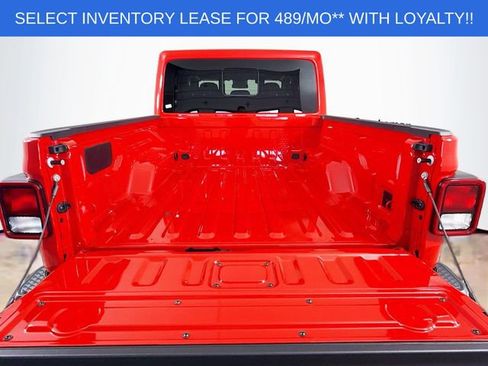 New 2025 Jeep Gladiator Sport image 25