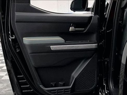 Used 2025 Toyota Tacoma Trailhunter image 22