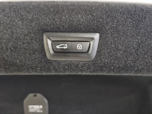 Certified 2025 BMW 750e xDrive image 15