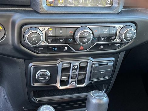 Used 2023 Jeep Wrangler Unlimited Sahara w/ Cold Weather Group image 28