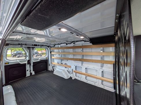 Used 2025 Ford Transit 250 Low Roof w/ Exterior Upgrade Package RWD image 18