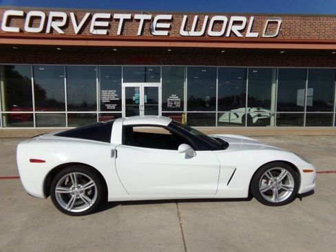 Used 2010 Chevrolet Corvette Coupe w/ Preferred Equipment Group RWD image 4