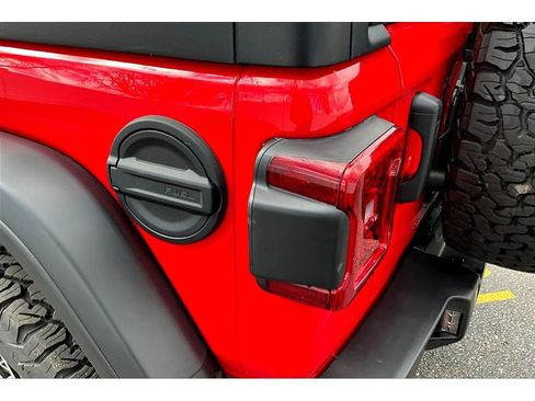 Certified 2026 Jeep Wrangler Unlimited Rubicon AWD/4WD image 34