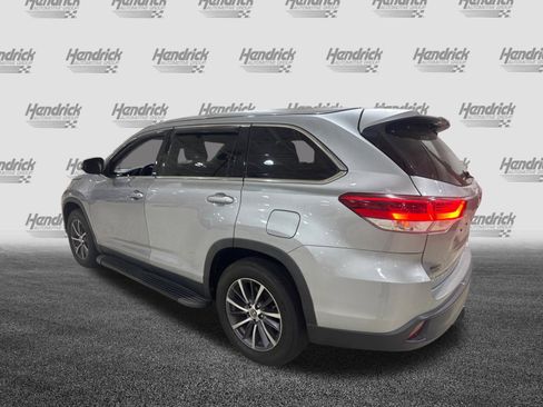 Used 2019 Toyota Highlander XLE FWD image 9