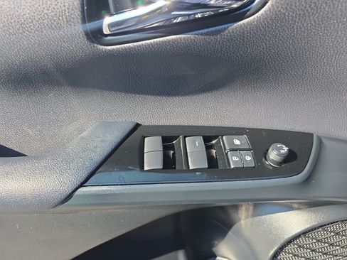 Used 2022 Toyota Prius FWD image 27