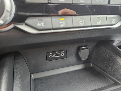 Used 2025 Nissan Altima 2.5 SV FWD image 27