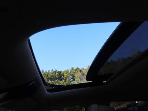 Used 2018 BMW 740i image 20