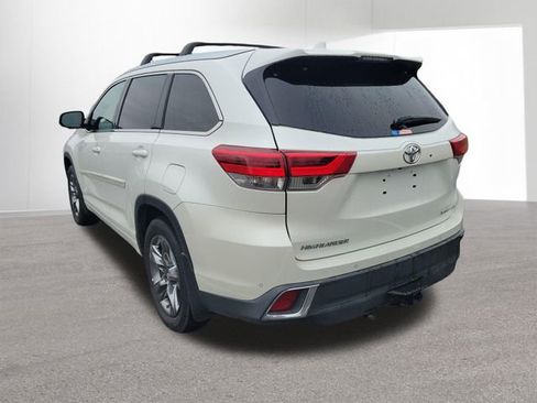 Used 2018 Toyota Highlander Limited Platinum image 15