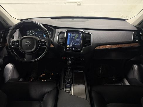 Used 2016 Volvo XC90 T6 Momentum w/ Momentum Plus Package AWD/4WD image 19