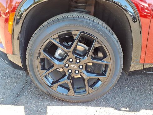 Used 2025 Chevrolet Traverse RS w/ LPO, Floor Liner Package image 9