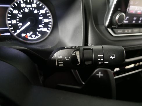 Used 2022 Nissan Rogue SV AWD/4WD image 31