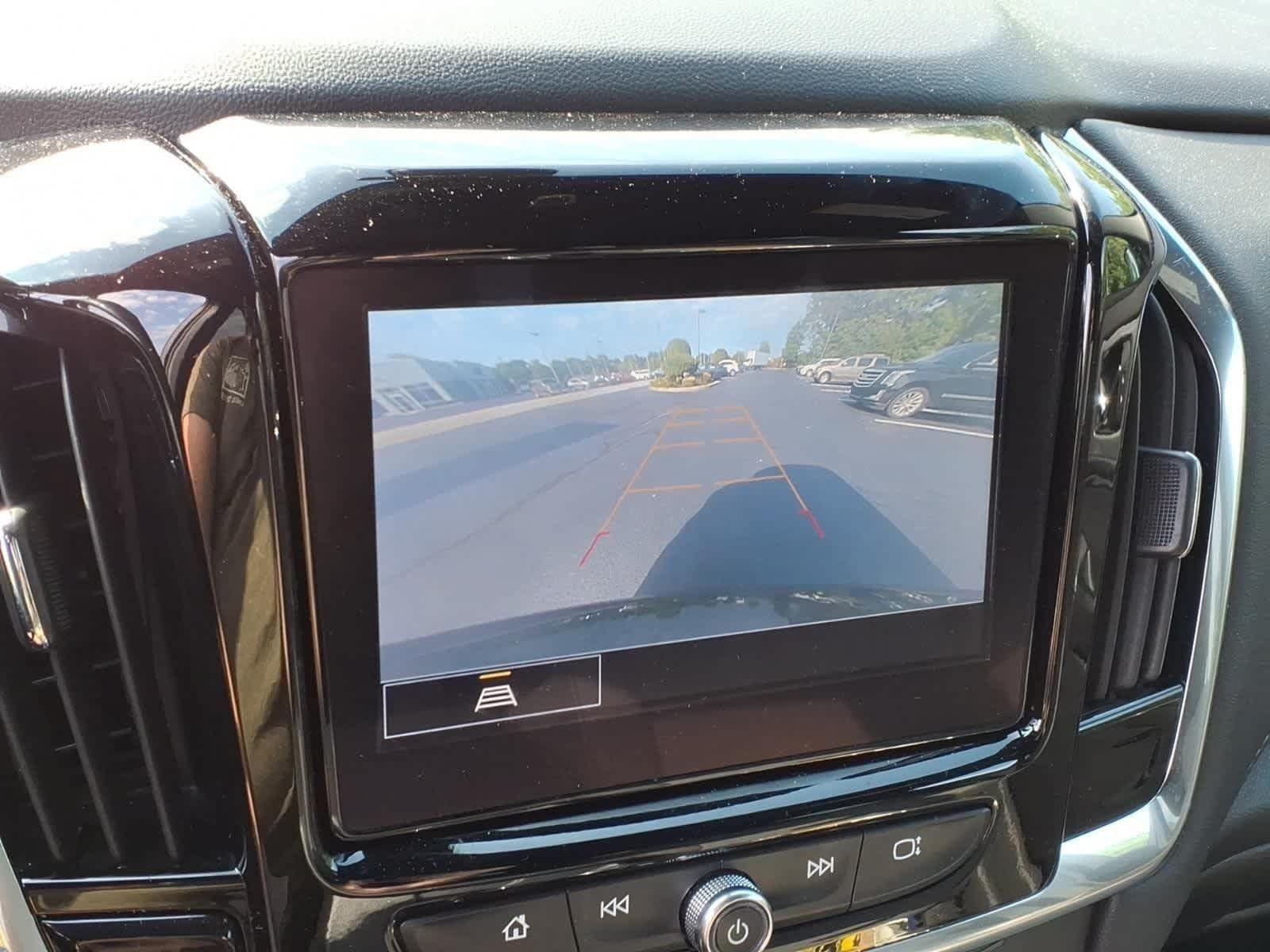 Used 2023 Chevrolet Traverse LT FWD image 17