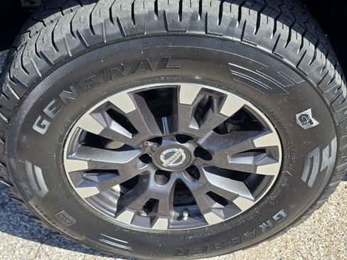Used 2018 Nissan Titan PRO-4X w/ Pro-4x Convenience Package AWD/4WD image 56