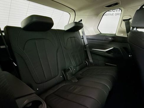 Used 2022 BMW X7 xDrive40i w/ Premium Package image 28