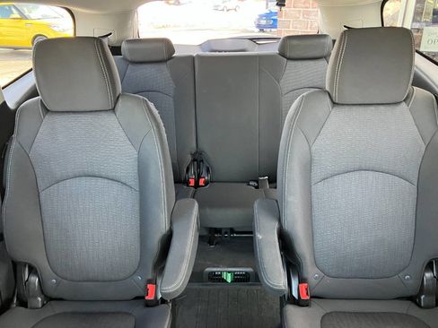 Used 2013 Chevrolet Traverse LT image 20